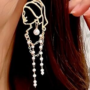NEW! (Girl with the pearl earring) - Drop Faux Pearls Silhouette Earrings